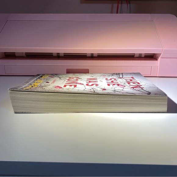 Then She Was Gone by Lisa Jewell - Picture 6 of 7